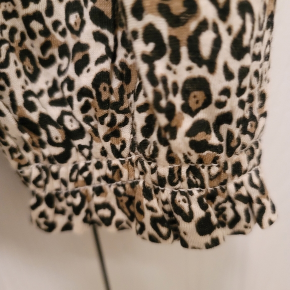 Lucky Brand Animal Print Puff Sleeve Pleated Front Button Down - Picture 6 of 6